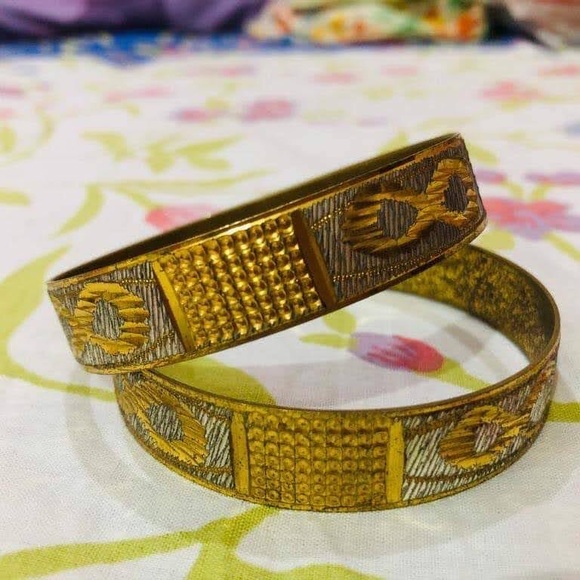 Intricate Gold and Silver Bangles - Picture 3 of 3